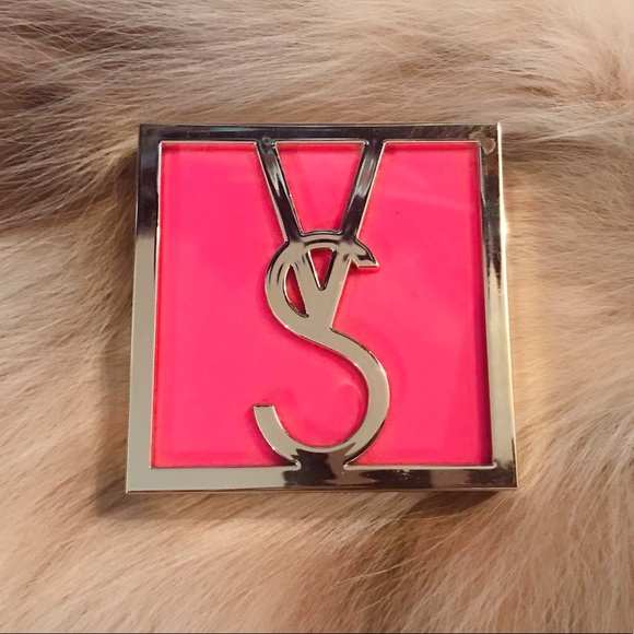 Victoria's Secret Other - Victoria's Secret deluxe eyeshadow palette